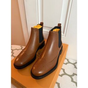 Tod’s leather brown chelsea boots New in the box Size 36= US 6